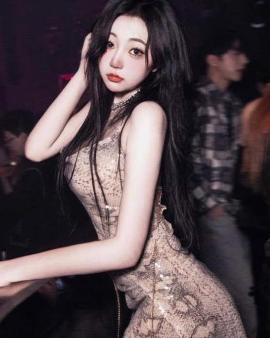 反差媚黑银婊推特网红文森特最新合集8V5P2.21G，顶级绿帽私拍三人游解压