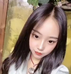 p站博主出差白嫩小表妹最新合集1V0G，家庭自拍