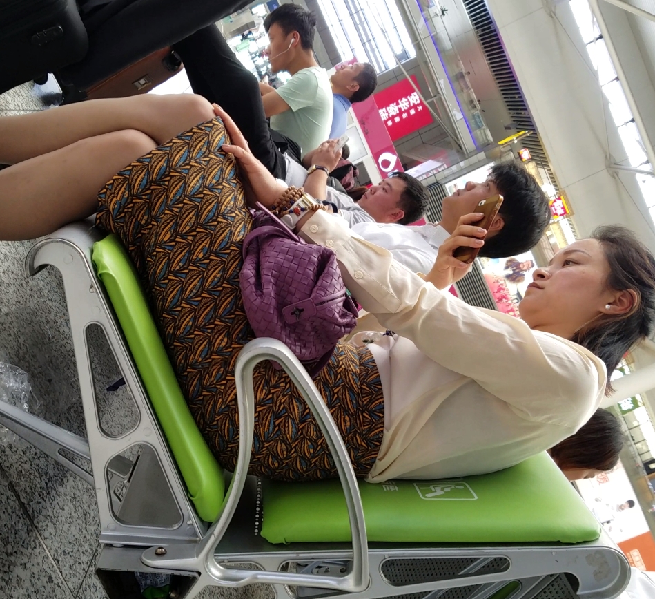 自行打包街拍车站合集22V19.1G，正常欣赏视频，需解压