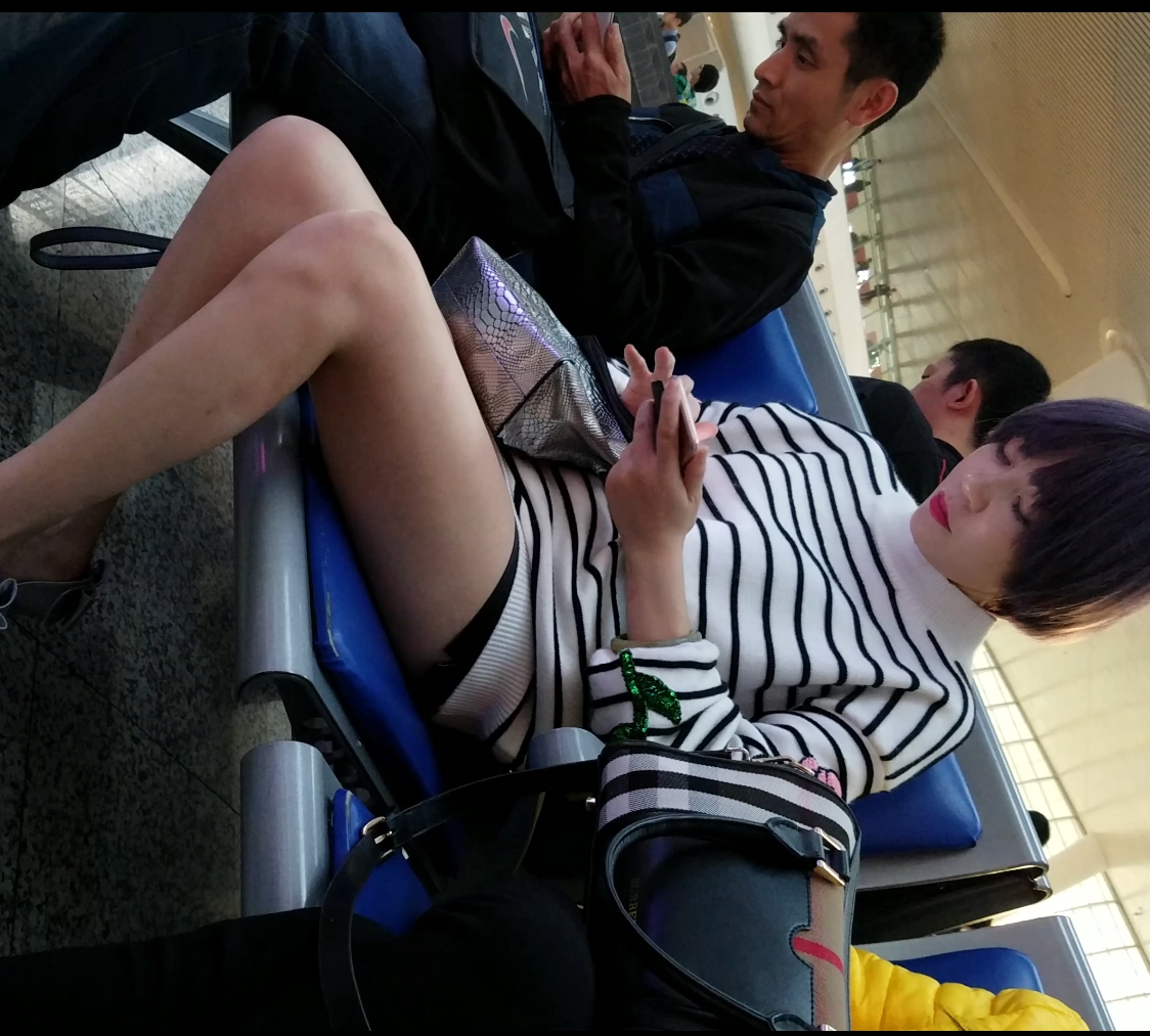 自行打包街拍车站合集22V19.1G，正常欣赏视频，需解压