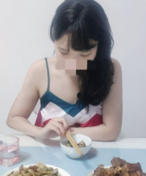 火辣5位大神海角付费合集24部14.4g