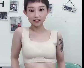 月亮抖音自娱秀火爆7V123M太诱惑了