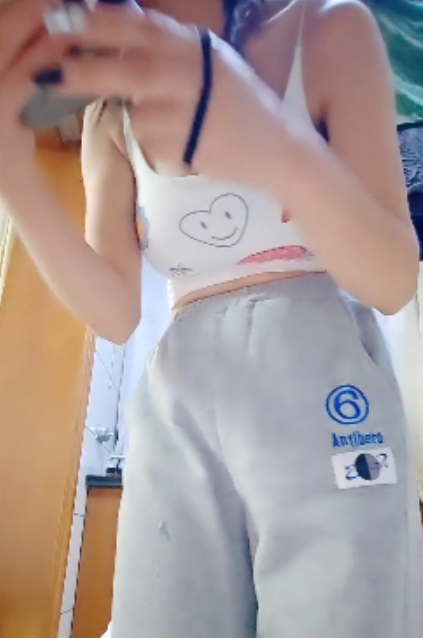 哔哩哔哩姜十七自拍合集643V500.5G大罩杯晃动