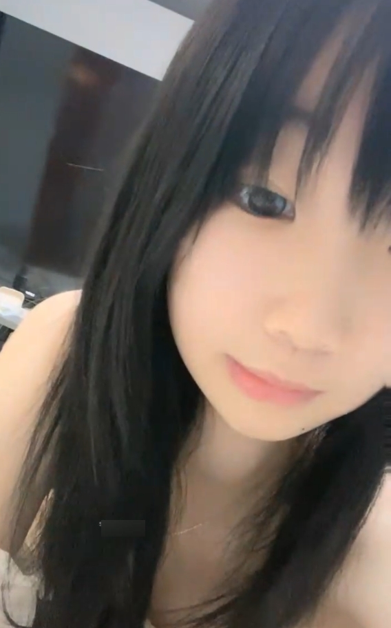 推酱菲菲啊非86v50G美呆了