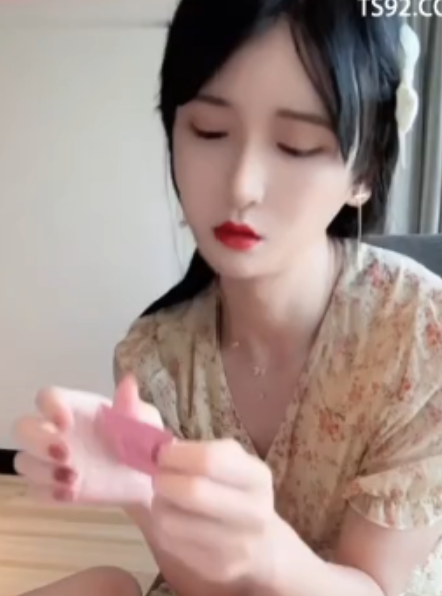 荼蘼魅惑伪娘福利风采一部680M在线热传