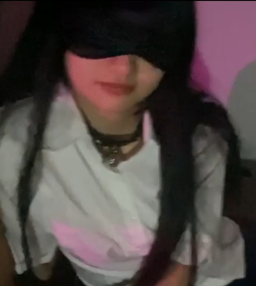 百度指教妹子Daifu董莹莹黑丝私藏9v5.5g黑丝美白