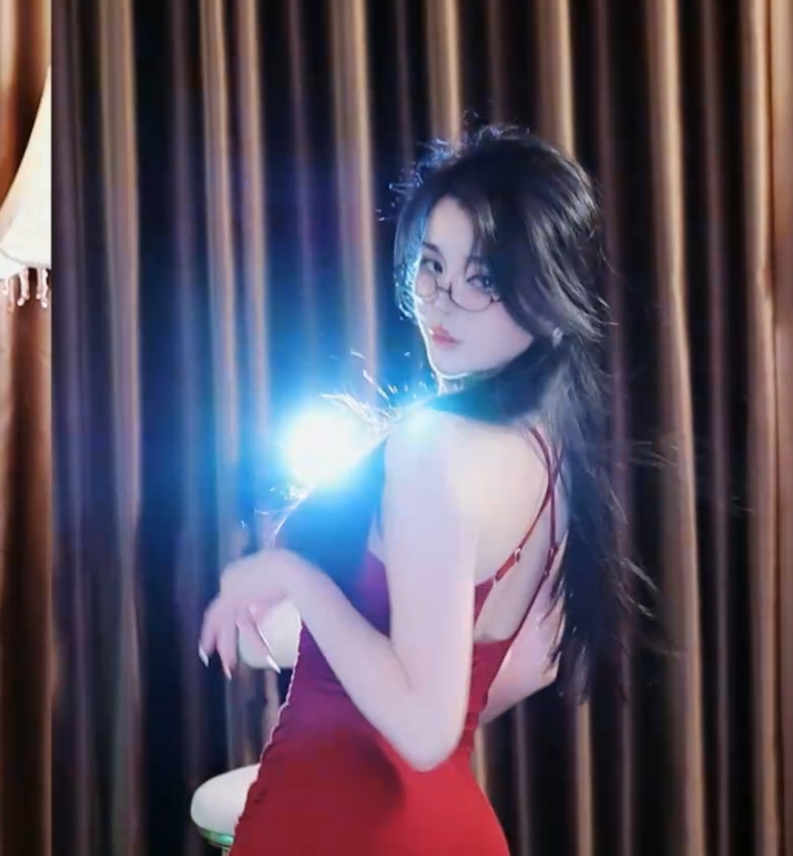 温凉cc定制热舞视频100部16G太顶了