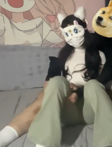 抖音九头身喷泉妹牛仔裤两连拍500M腿控福音