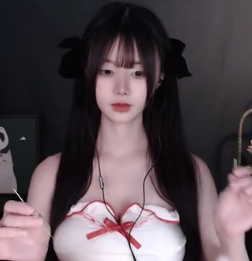 萌夏茉虎牙Coser福利合集13部20G专业姐姐太顶了