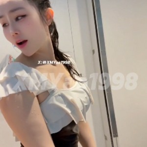 推特小梦泳池视频合集89部50G水光发亮