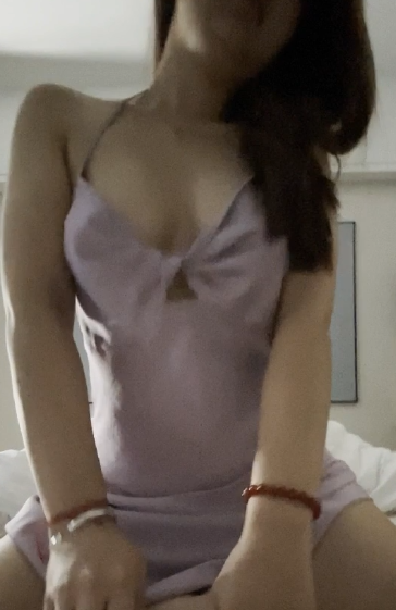 推特露露萌妹实拍私藏27部2.18G超火辣