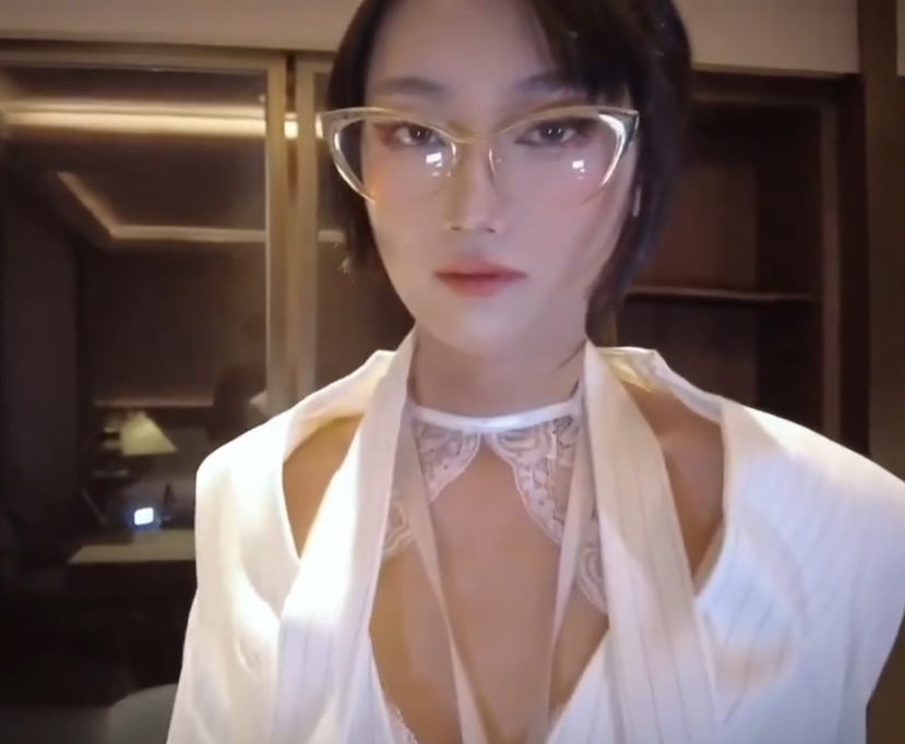 推特柠檬伪娘超值版0.4G雌堕秘书绝了