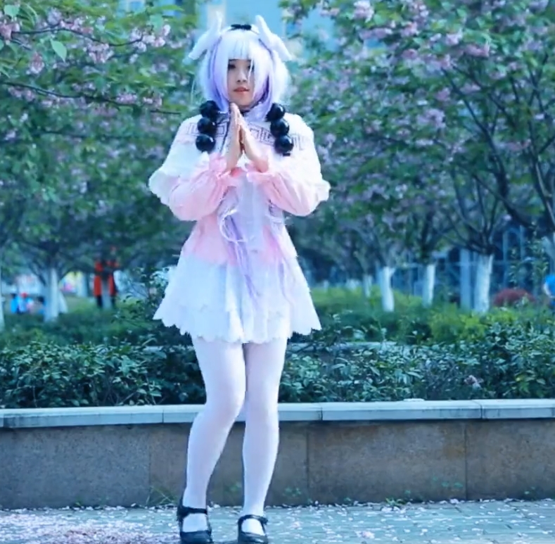 B站某舞见白丝宅舞合集232部22G蜜桃摇