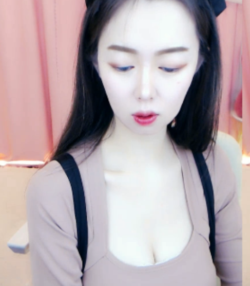 玉兔诱惑舞蹈2.4G合集虎牙主播话社88部太顶了