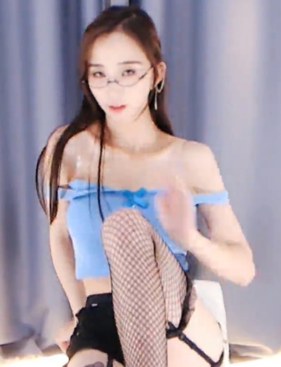 斗鱼何菱小熙米辰辰芊视频160部14G太顶了