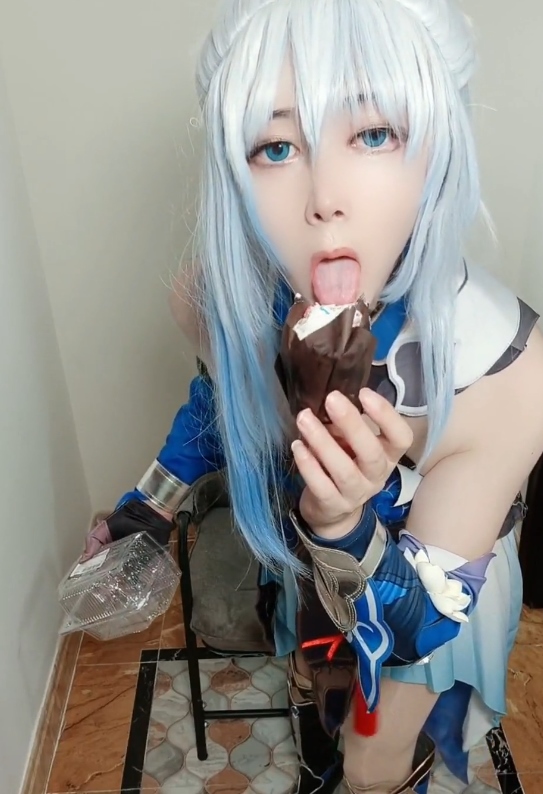 水银灯伪娘COS29V百度盘6G诱人