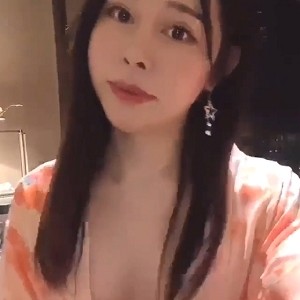网盘TS张思妮妖娆变装实录多部打包50.9G浪得飞起