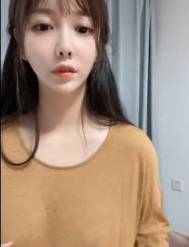 酥柚直播小奶猫密码房表演103部合集3.51G饱满曲线引热议