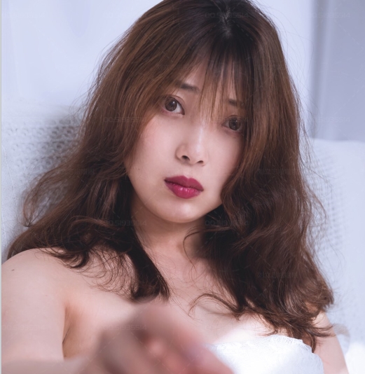 名模婉莹高端私拍6套露脸大棒涌动50G太辣眼