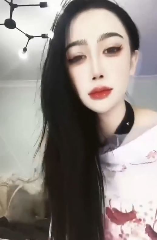 绿茶脸李大嘴抖音热舞合集5部，251MB好身材大长腿
