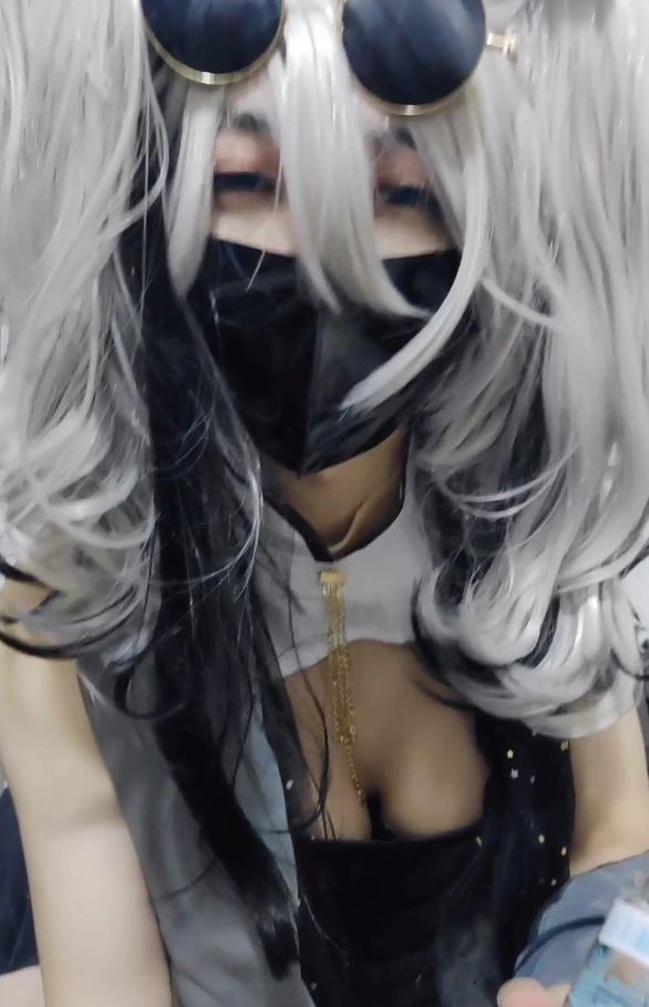 推特水银灯伪娘COS福利1v410m魅惑演绎明日方舟