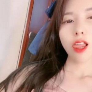 优质长腿女神私藏大合集19V26G白嫩到发光