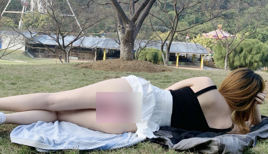 户外公厕玩具体验举牌达人皮卡啾74MB爬行尿尿定制